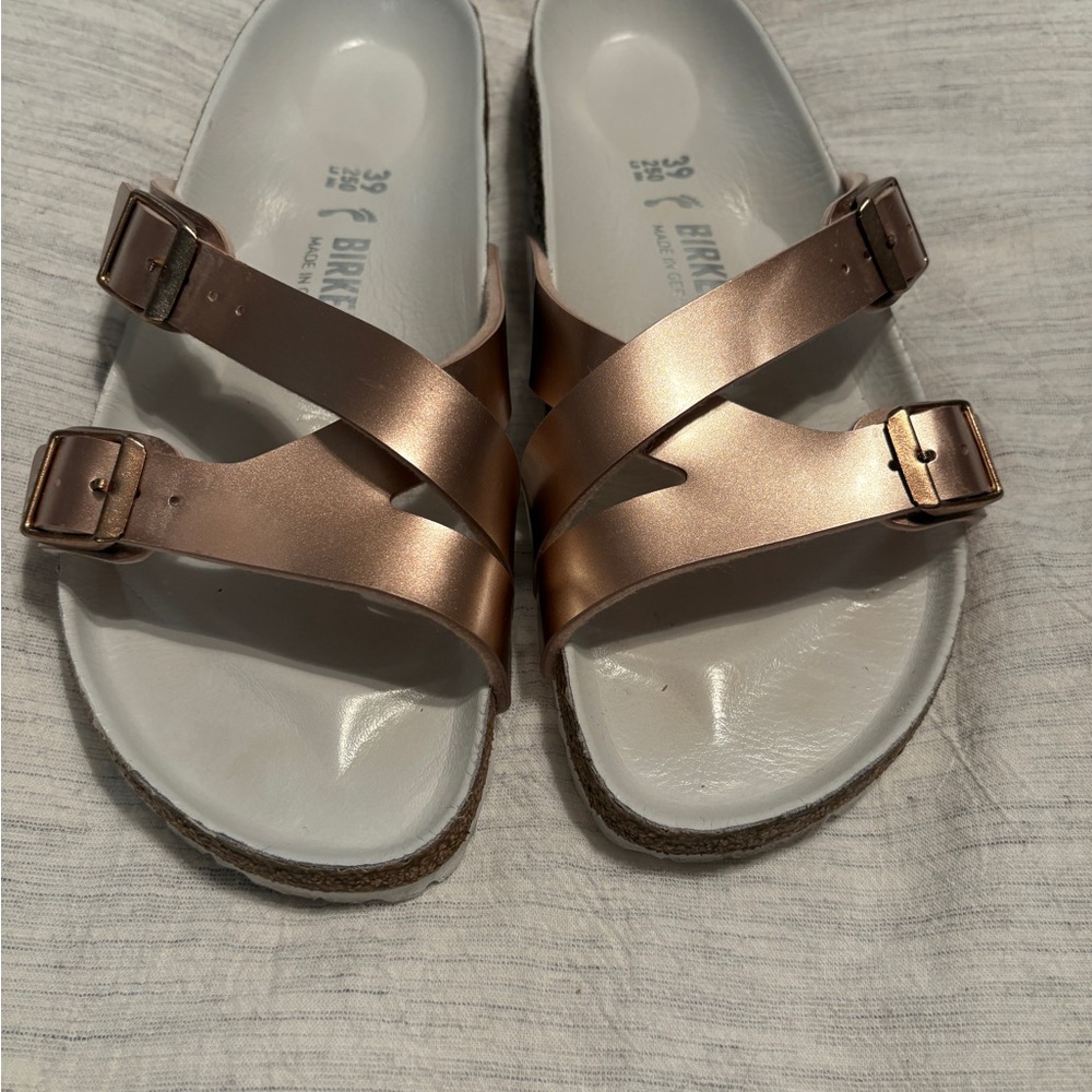 Birkenstock Women’s Yao Metallic Rose Gold Sandals, size 39 (US 8.5/9) - Picture 9 of 14